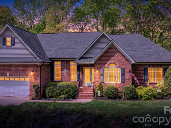 7867 Golf Course Drive N, Denver, NC 28037