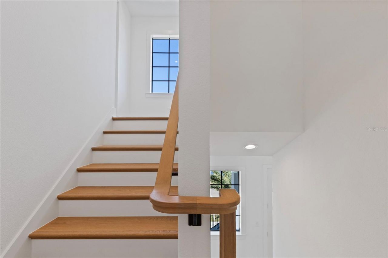 220 Ninetieth Avenue Ne, Saint Petersburg, FL 33702 Photo