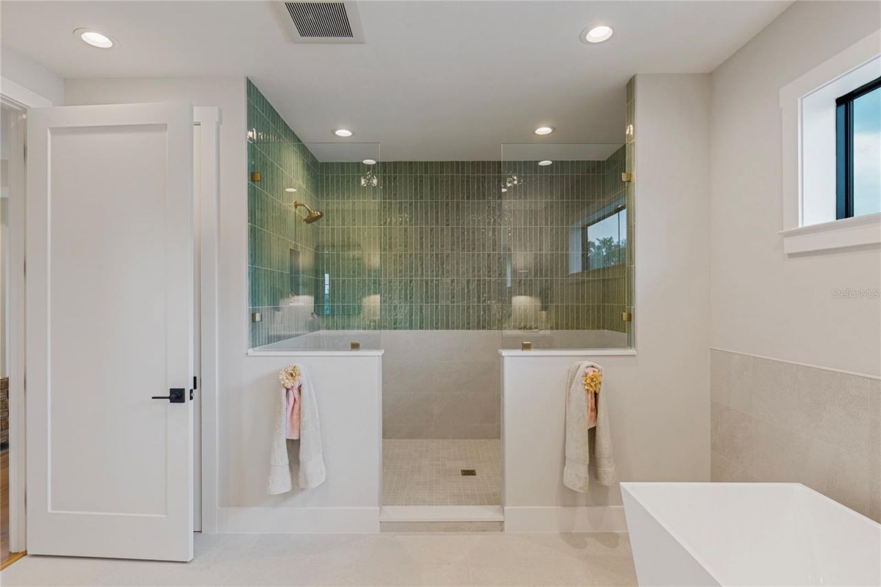 220 Ninetieth Avenue Ne, Saint Petersburg, FL 33702 Photo