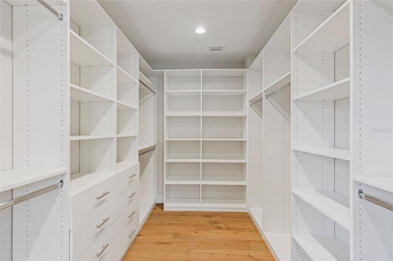 220 Ninetieth Avenue Ne, Saint Petersburg, FL 33702 Photo