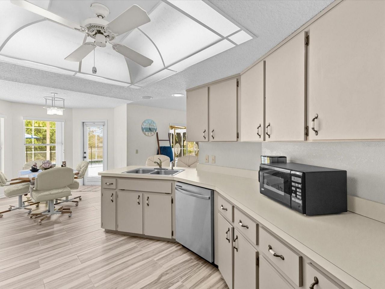 8052 Spring Hill Drive, Spring Hill, FL 34606 Photo