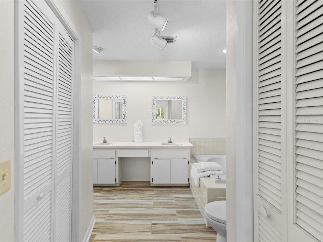 8052 Spring Hill Drive, Spring Hill, FL 34606 Photo