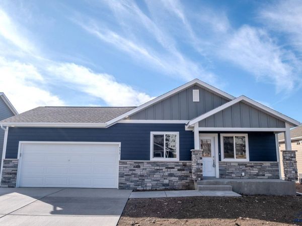453 HENRY POTTER RD, Box Elder, SD 57719