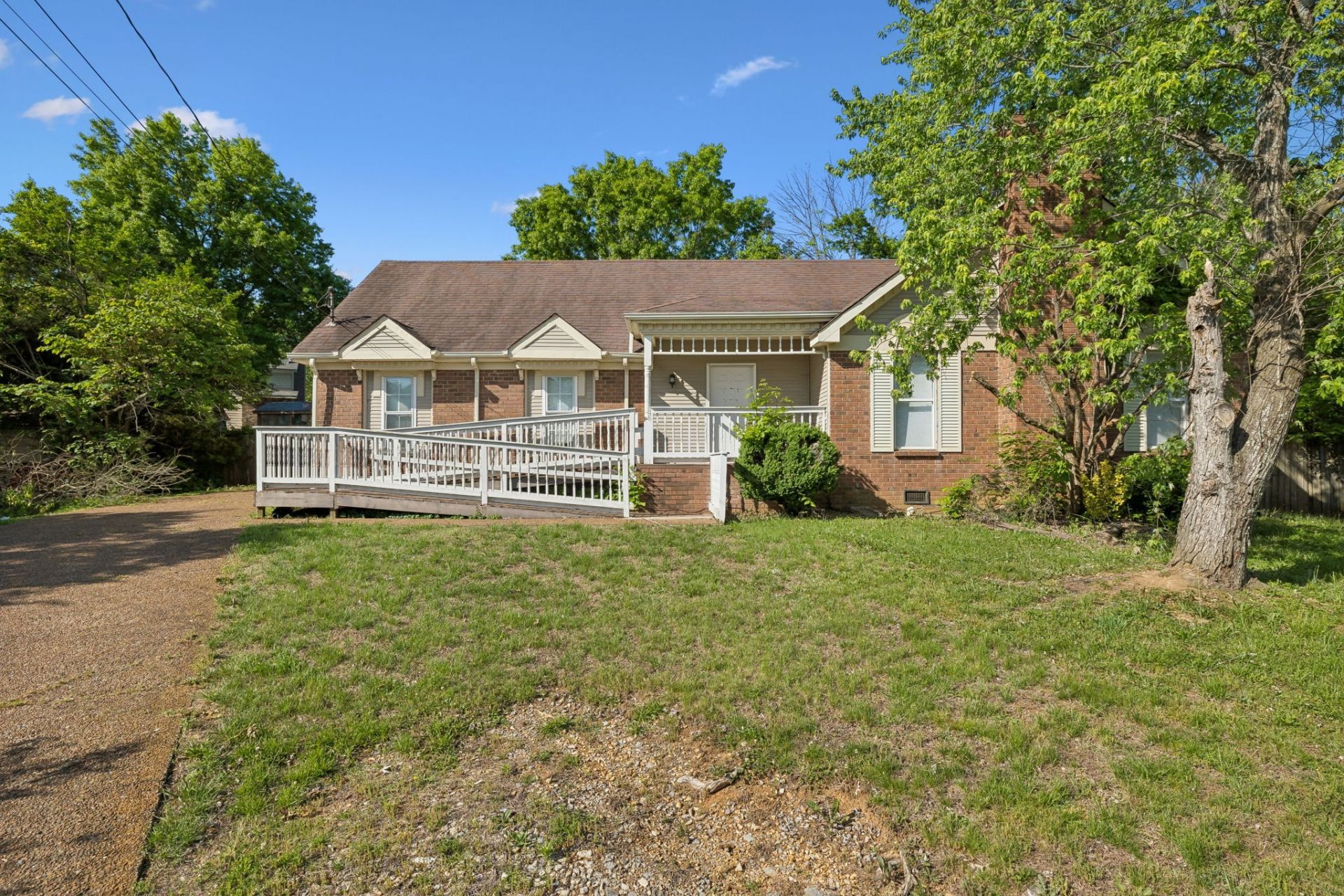 3104 Country Lawn Dr, Antioch, TN 37013 Main Photo