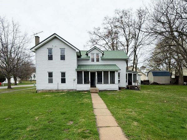 112 W Clinton Street, Augusta, MI 49012