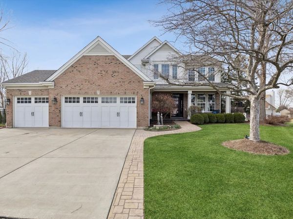 1 Mckenzie Court , Lake In The Hills, IL 60156