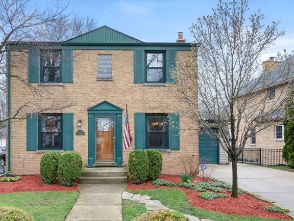 424 S Home Avenue , Park Ridge, IL 60068