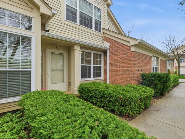 442 Cromwell Circle, Unit 1, Bartlett, IL 60103