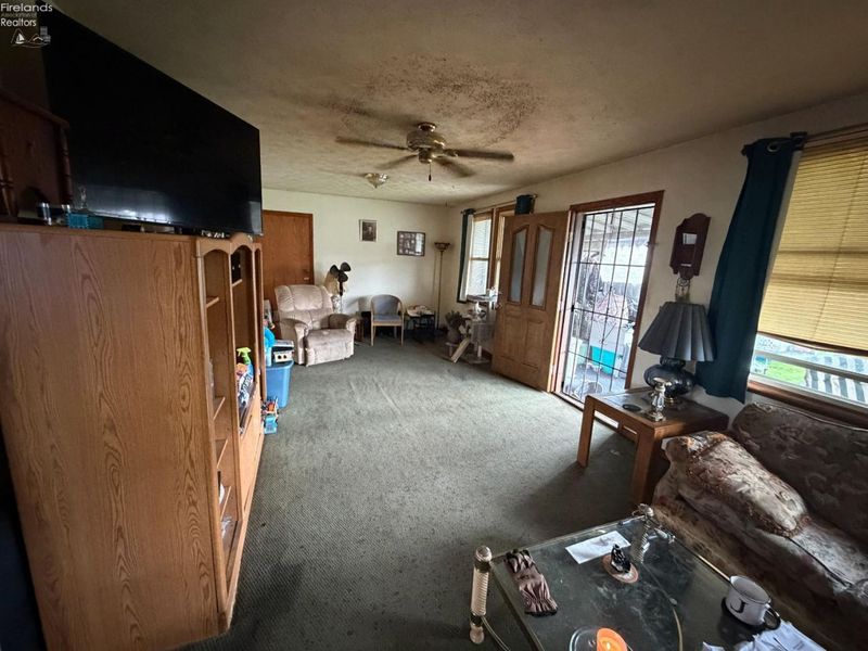 439 Erie Court, Port Clinton, OH 43452 Photo 8