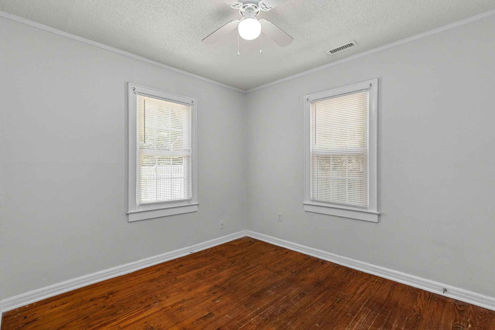 5721 Edison Avenue Photo 13