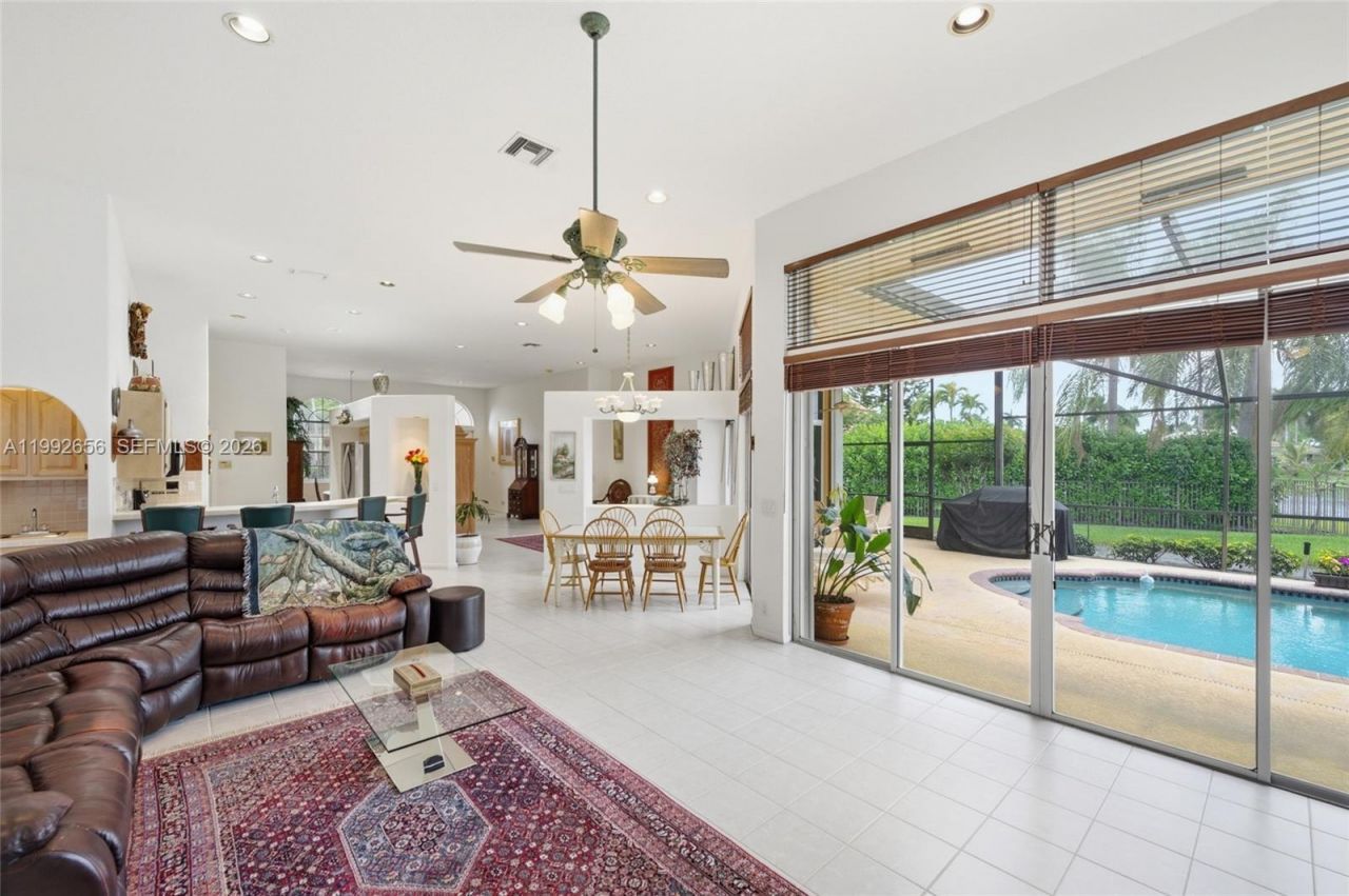 3038 Lakewood Dr, Weston, FL 33332 Photo