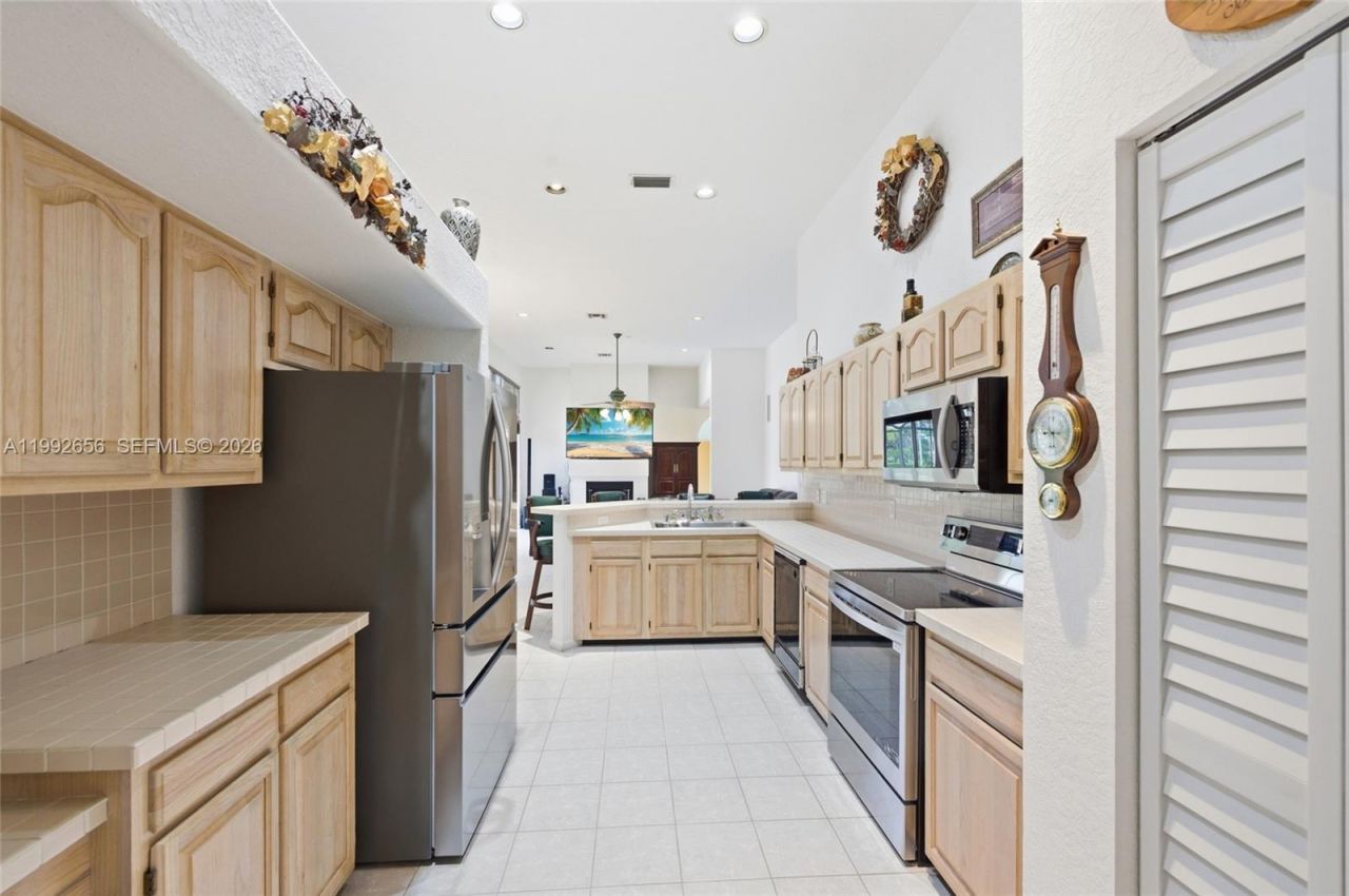 3038 Lakewood Dr, Weston, FL 33332 Photo