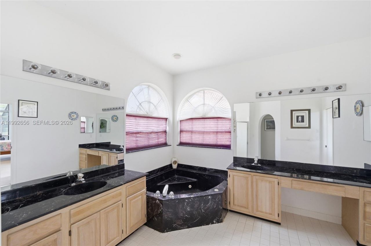 3038 Lakewood Dr, Weston, FL 33332 Photo