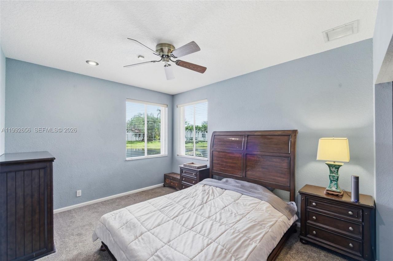 3038 Lakewood Dr, Weston, FL 33332 Photo