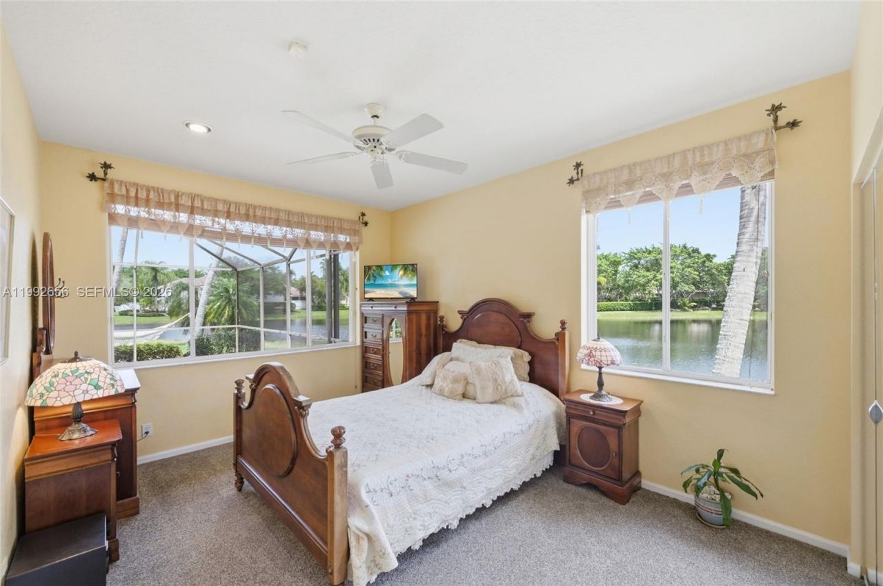 3038 Lakewood Dr, Weston, FL 33332 Photo