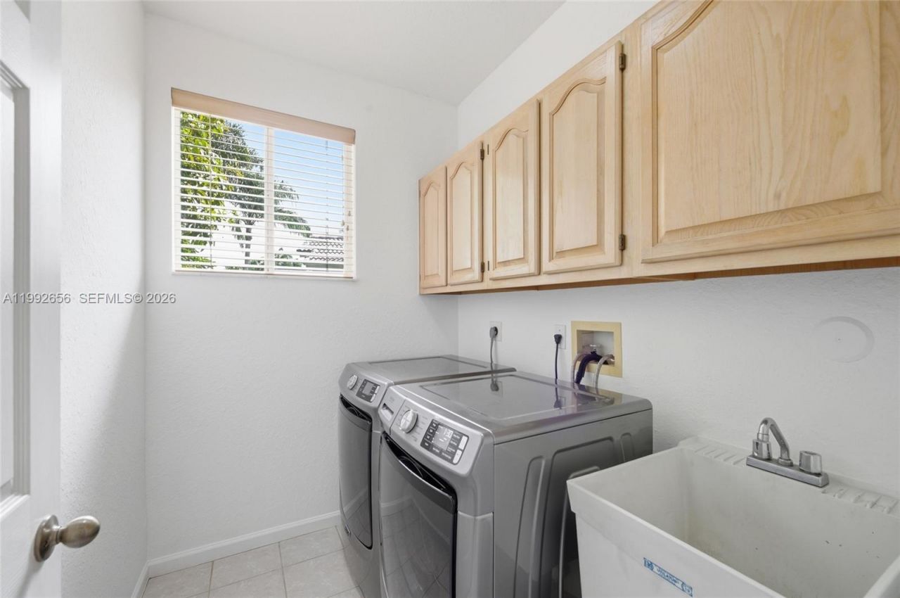 3038 Lakewood Dr, Weston, FL 33332 Photo