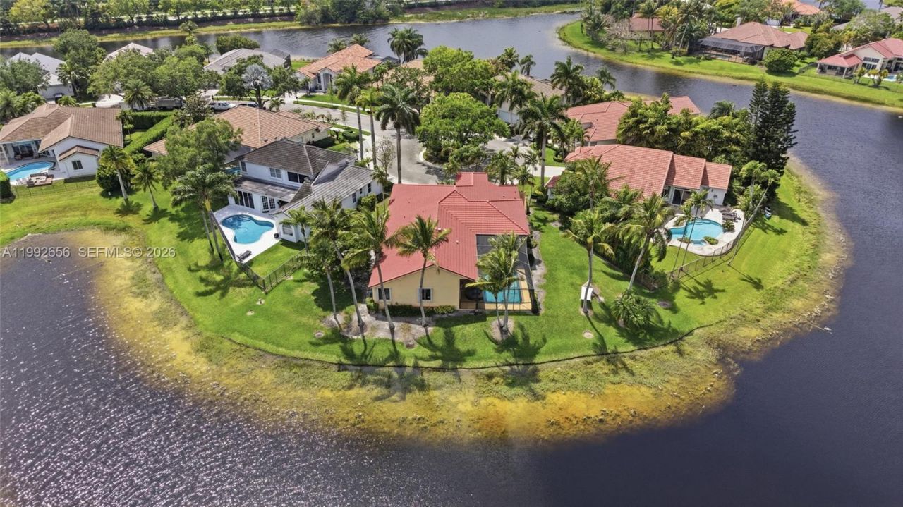 3038 Lakewood Dr, Weston, FL 33332 Photo