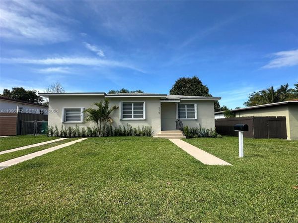 275 NE 115th St , Miami, FL 33161