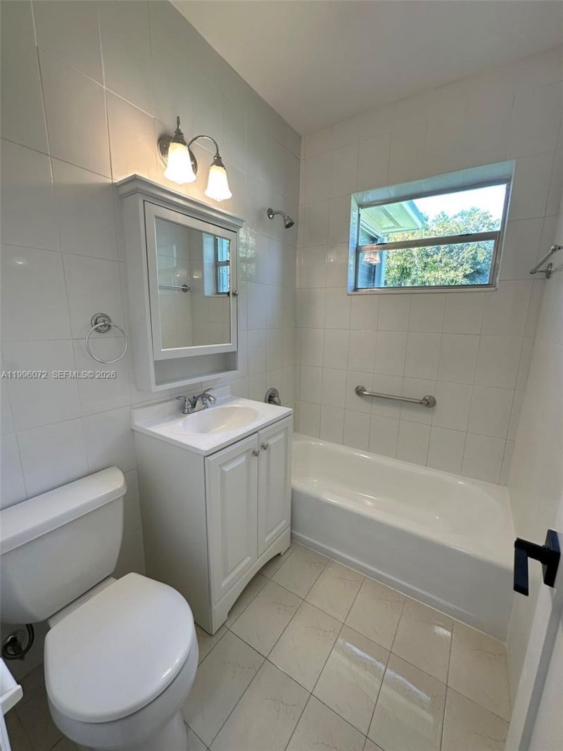 275 NE 115th St, Miami, FL 33161 Photo