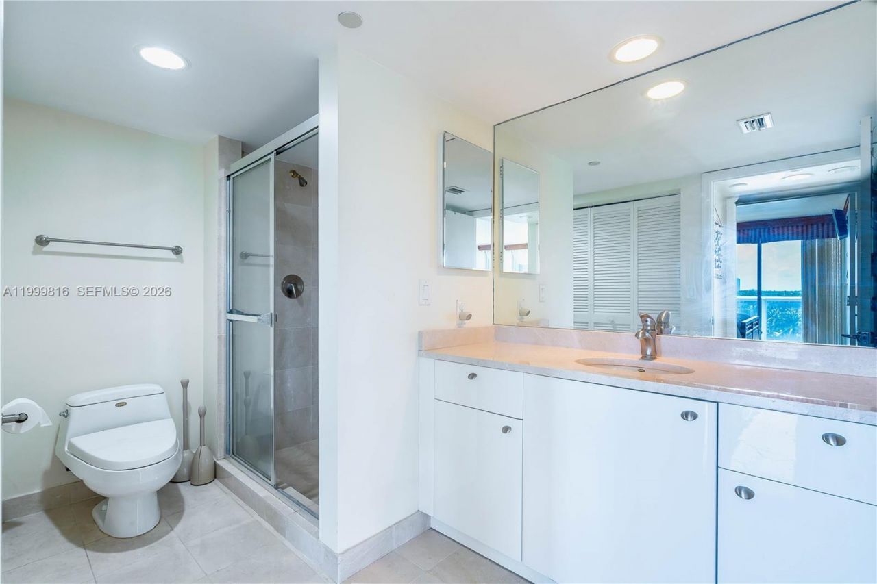 16500 Collins Ave, Unit 554, Sunny Isles Beach, FL 33160 Photo