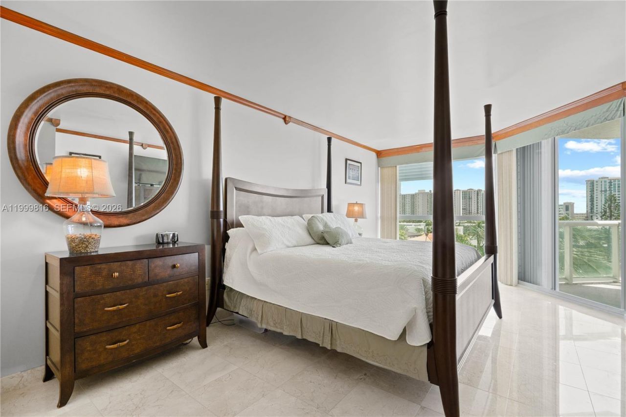 16500 Collins Ave, Unit 554, Sunny Isles Beach, FL 33160 Photo