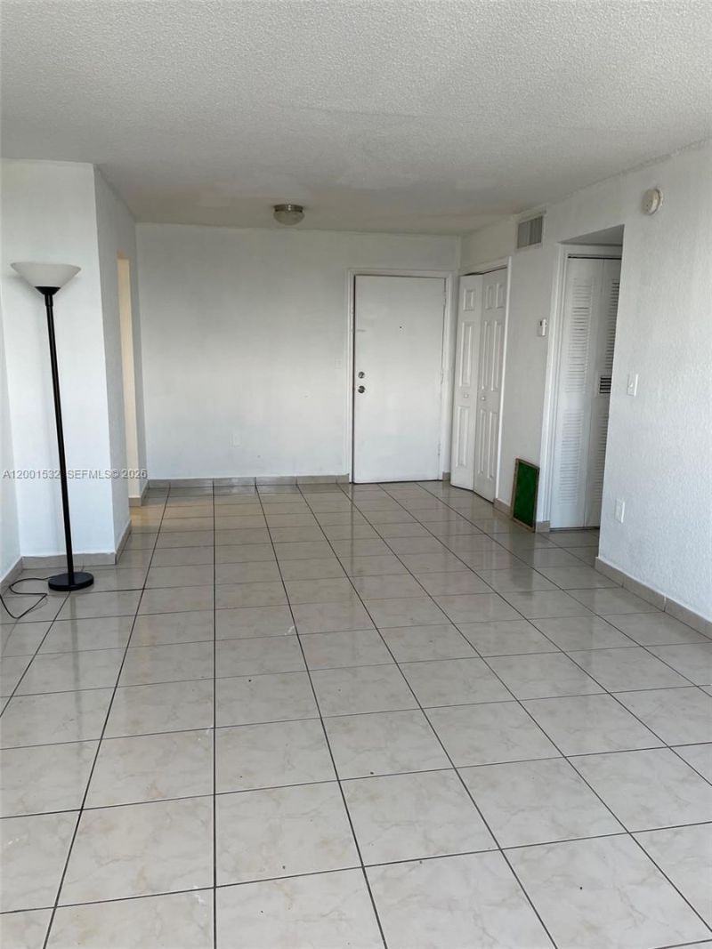 666 W 81st St, Unit 407, Hialeah, FL 33014 Photo