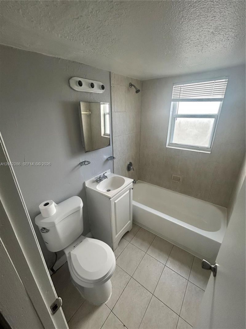 161 NW 15th St, Unit 3, Miami, FL 33136 Photo