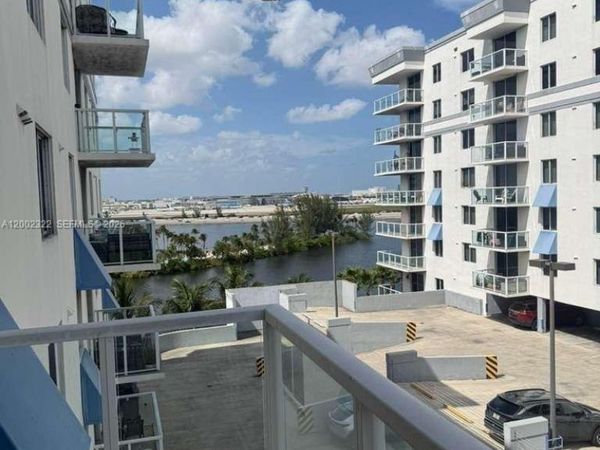 5099 NW 7th St, Unit 906, Miami, FL 33126