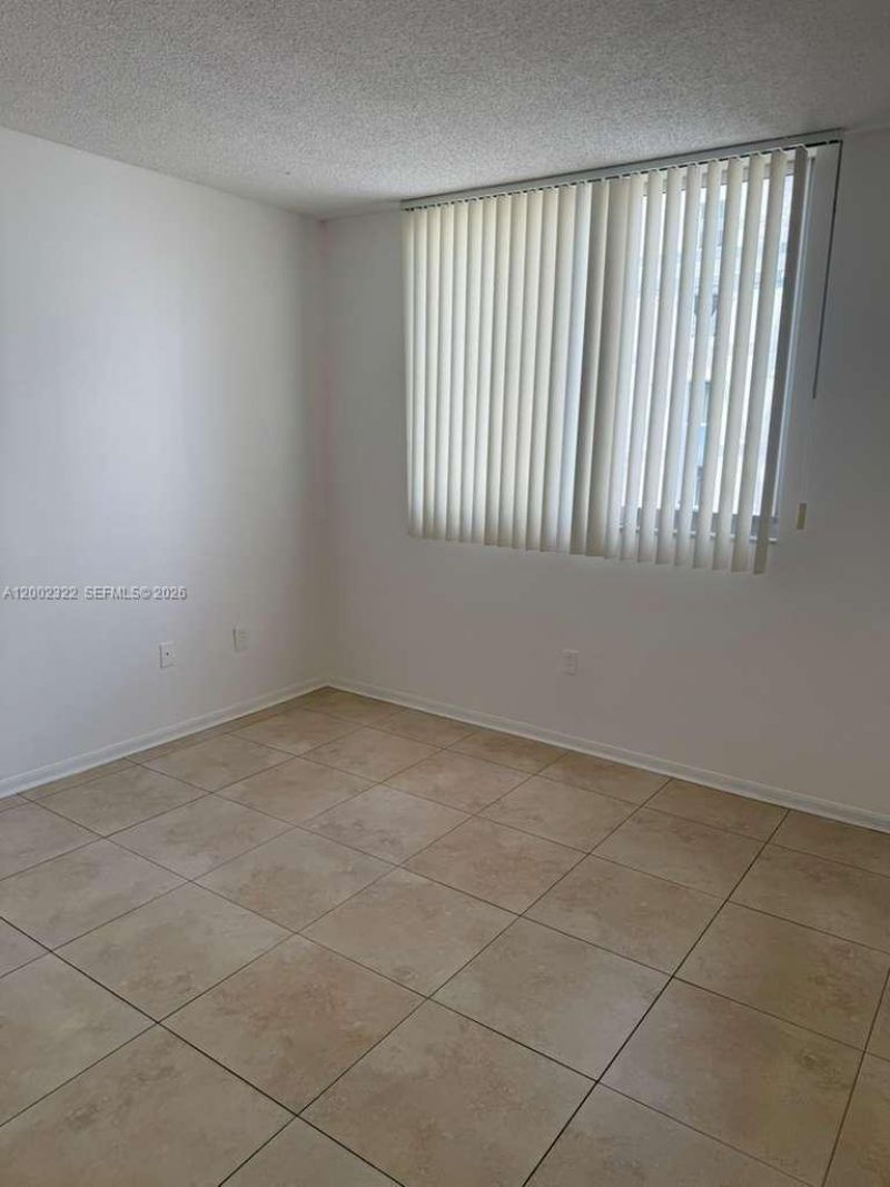 5099 NW 7th St, Unit 906, Miami, FL 33126 Photo