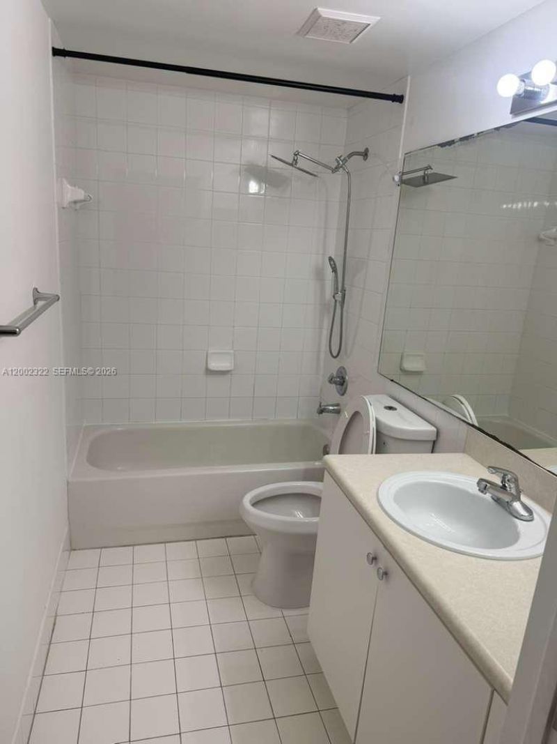 5099 NW 7th St, Unit 906, Miami, FL 33126 Photo