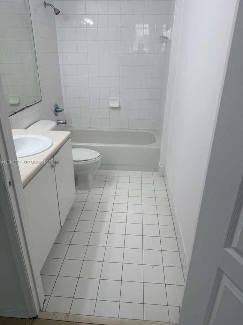5099 NW 7th St, Unit 906, Miami, FL 33126 Photo