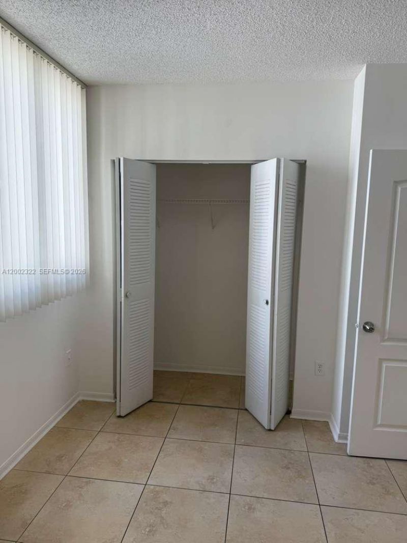 5099 NW 7th St, Unit 906, Miami, FL 33126 Photo