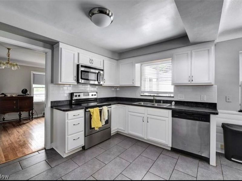 3932 Meadowbrook Boulevard, University Heights, OH 44118 Photo 12