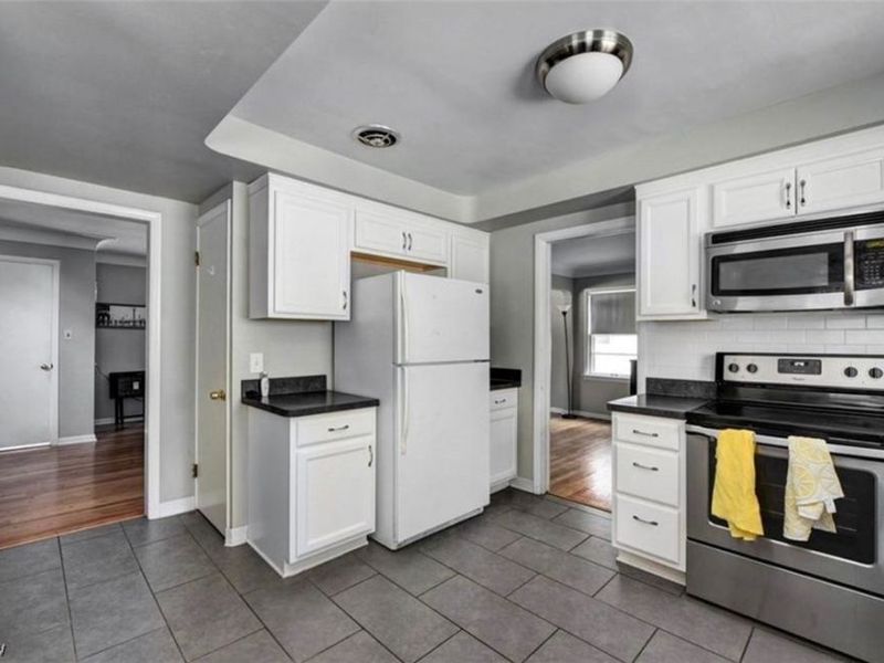 3932 Meadowbrook Boulevard, University Heights, OH 44118 Photo 13