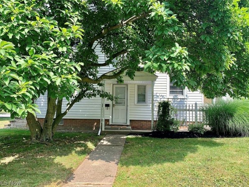 3932 Meadowbrook Boulevard, University Heights, OH 44118 Photo 2