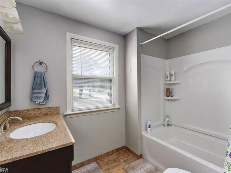 3932 Meadowbrook Boulevard, University Heights, OH 44118 Photo 22