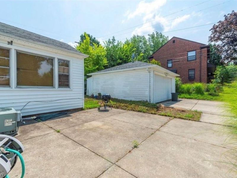 3932 Meadowbrook Boulevard, University Heights, OH 44118 Photo 26