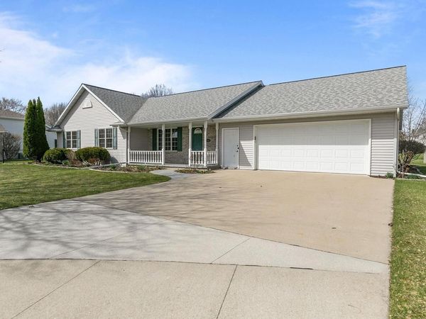 2412 LUPINE COURT, Menasha, WI 54952