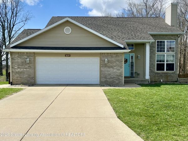 8639 Jacaranda Drive, Dimondale, MI 48821