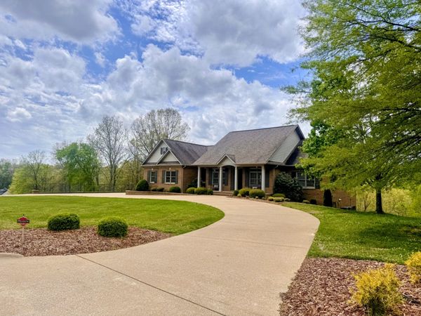 294 Cove Ln , Lawrenceburg, TN 38464