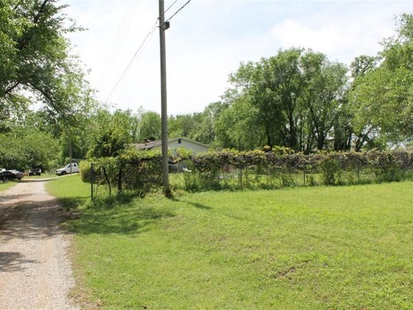 1020 W Oakland Street, Shawnee, OK 74801