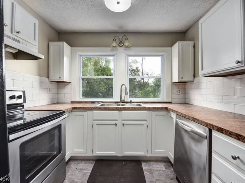 3589 Cedarbrook Road, Cleveland Heights, OH 44118 Photo 2