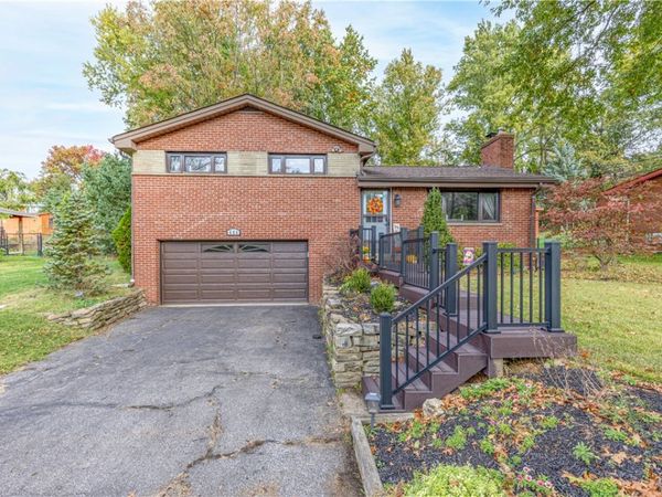624 Fort Couch Rd , Pittsburgh, PA 15241