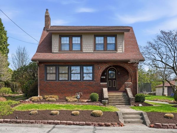37 Oakwood Square, Pittsburgh, PA 15209