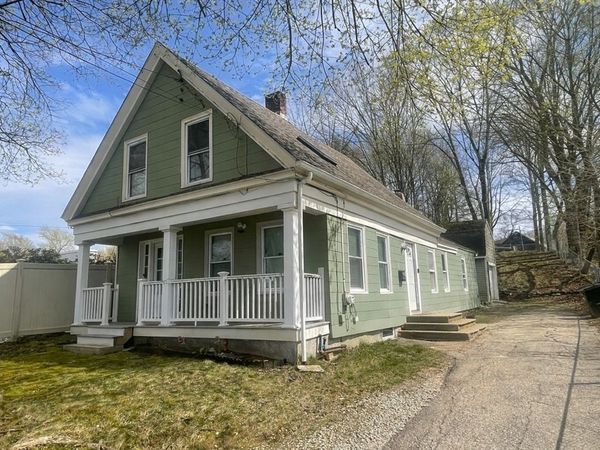 42 E Main St, Webster, MA 01570