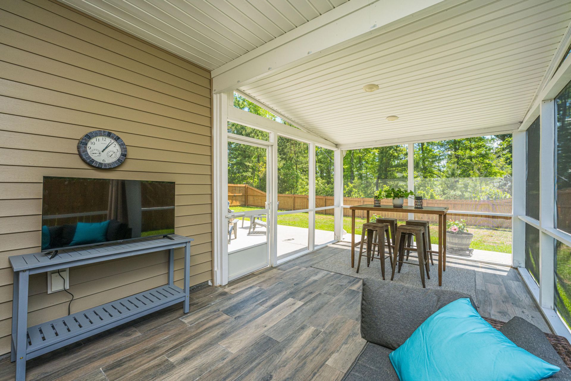 189 Lagoona Drive Photo 32