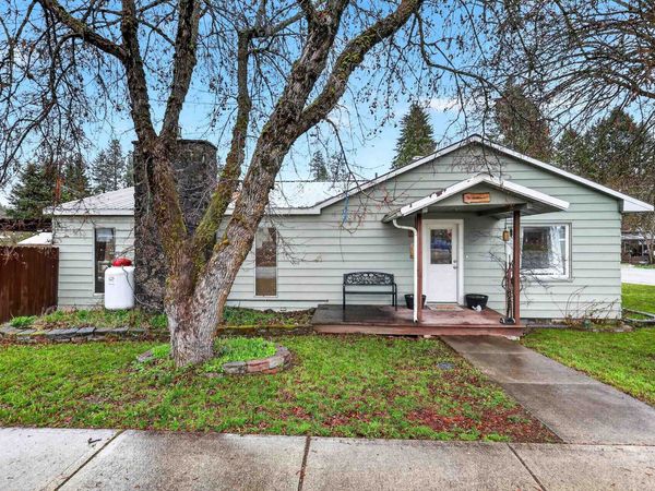 928 W 1st St, Newport, WA 99156