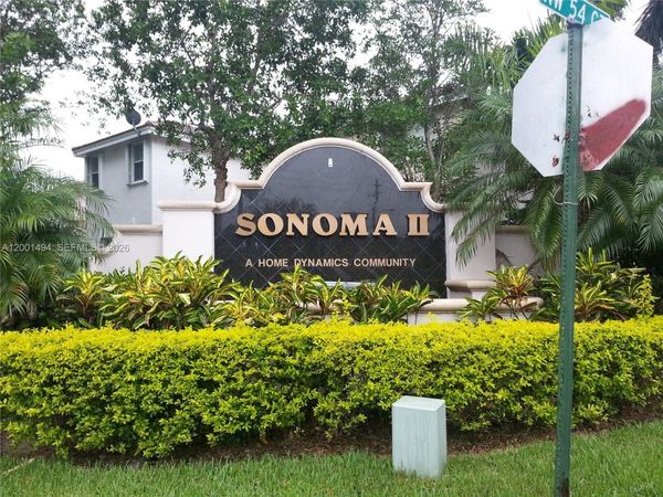 5450 NW 94th Ter, Sunrise, FL 33351