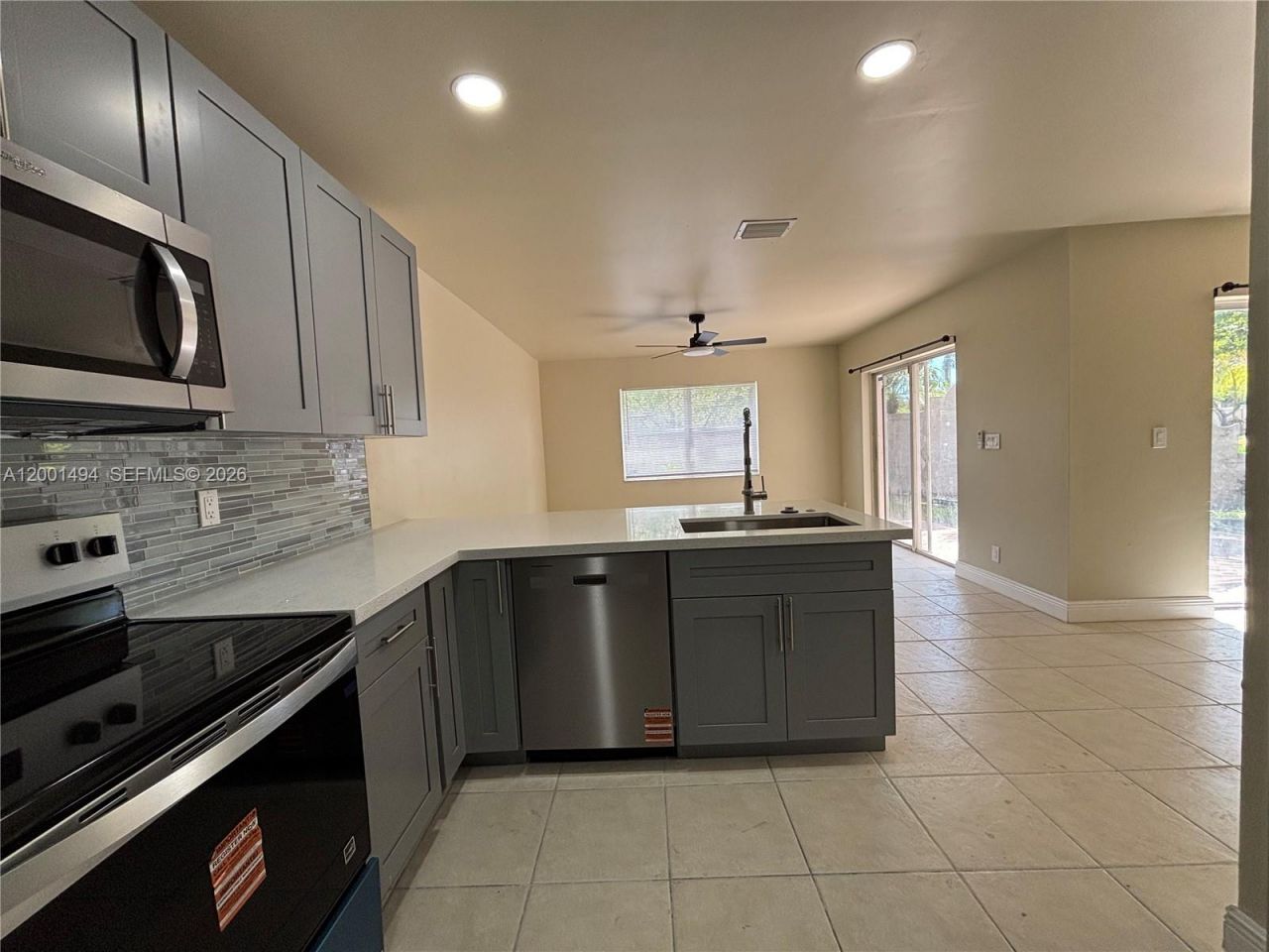 5450 NW 94th Ter, Sunrise, FL 33351 Photo
