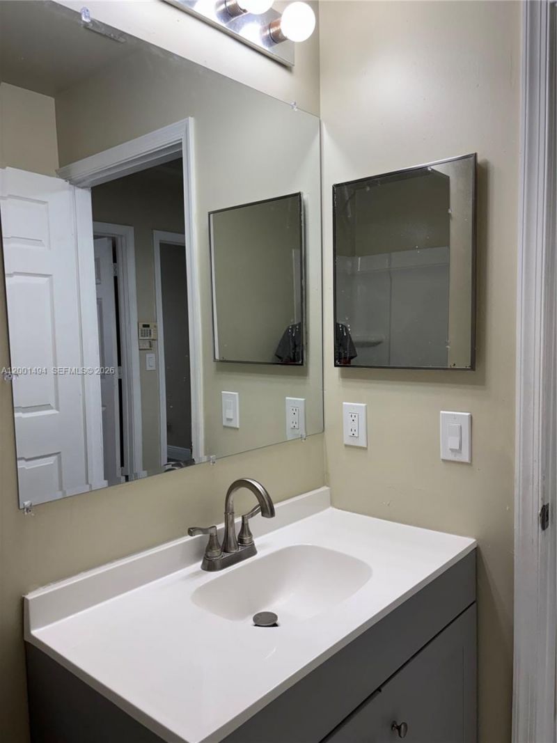 5450 NW 94th Ter, Sunrise, FL 33351 Photo